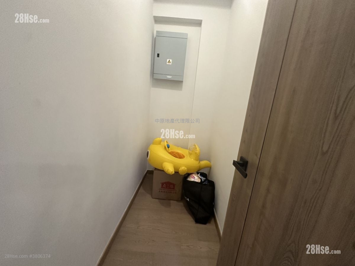 Centra Horizon Rental 2 Bedrooms , 2 Bathrooms 585 ft²