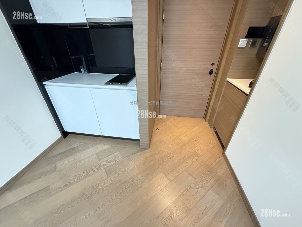 High One Sell 1 Bedroom 273 ft²