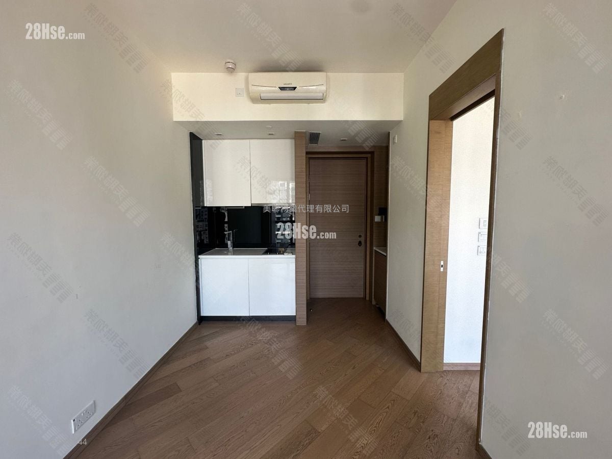 High One Sell 1 Bedroom 273 ft²