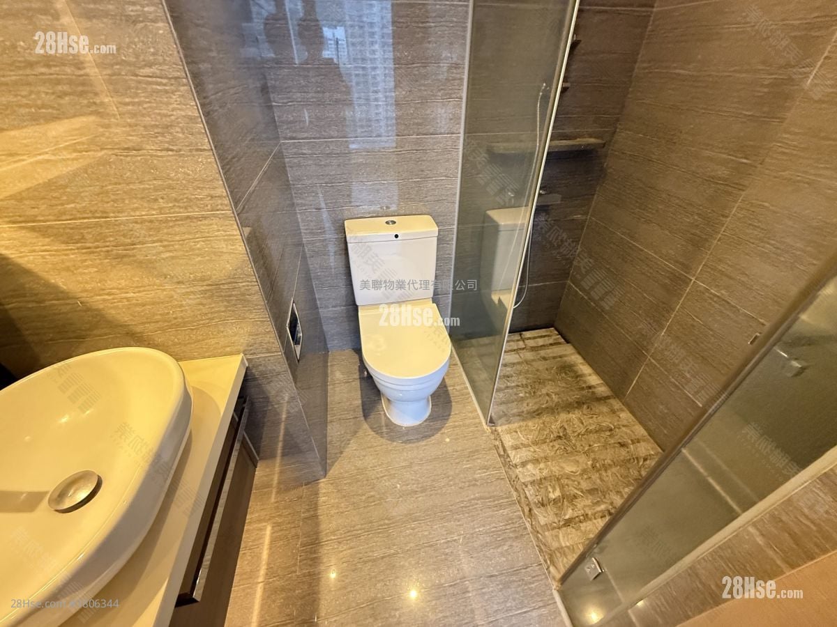 High One Sell 1 Bedroom 273 ft²