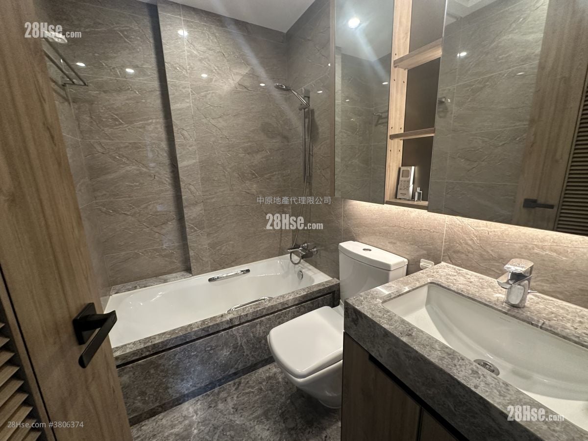 Centra Horizon Rental 2 Bedrooms , 2 Bathrooms 585 ft²