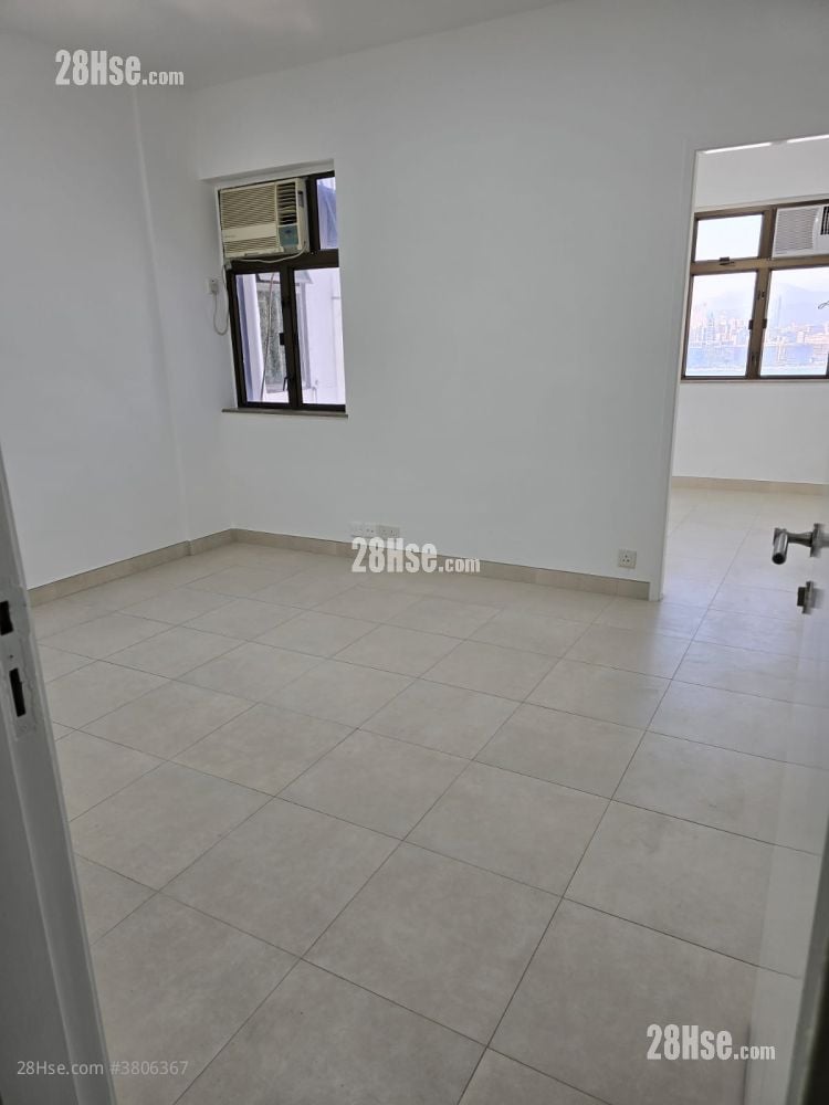 Pearl City Mansion Sell 2 Bedrooms , 1 Bathroom 492 ft²