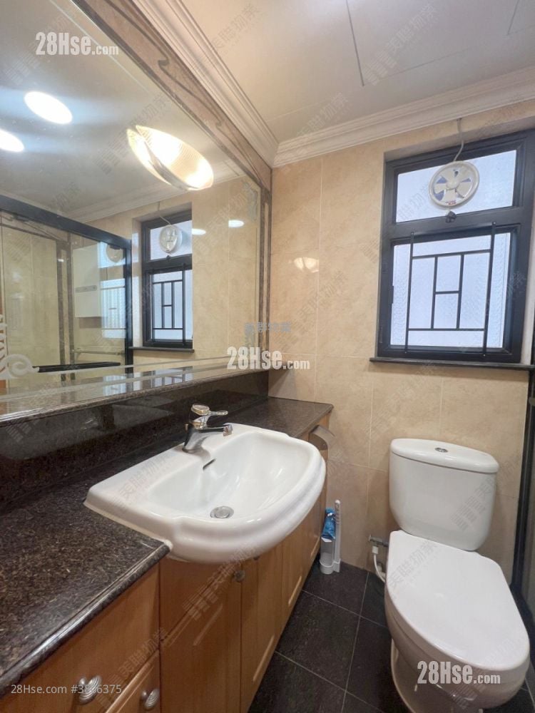 浴室: 朗庭園 售盤 2 房 , 1 浴室 397 平方呎