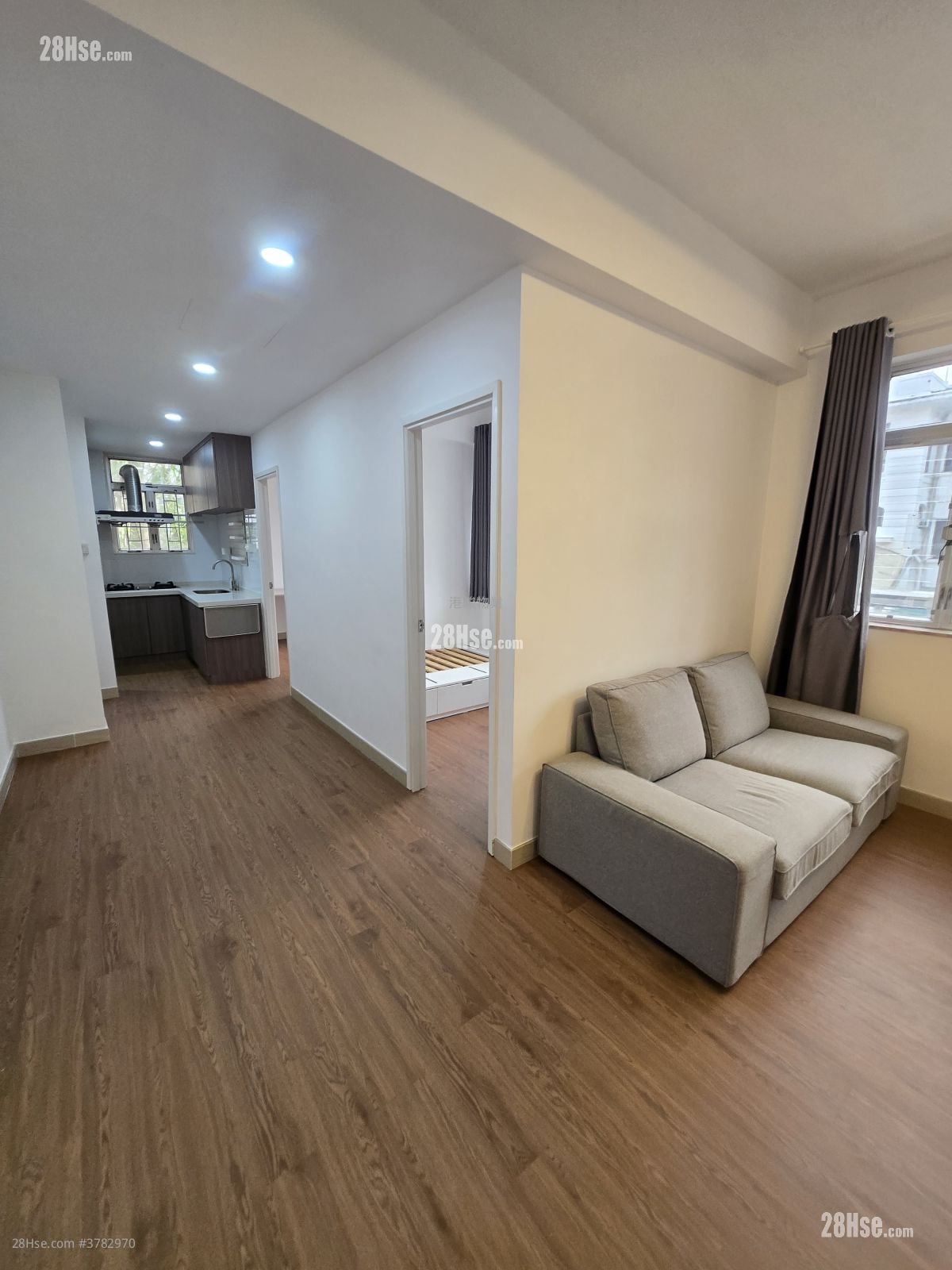 No.48-52 Grampian Road Rental 2 Bedrooms , 1 Bathroom 450 ft²