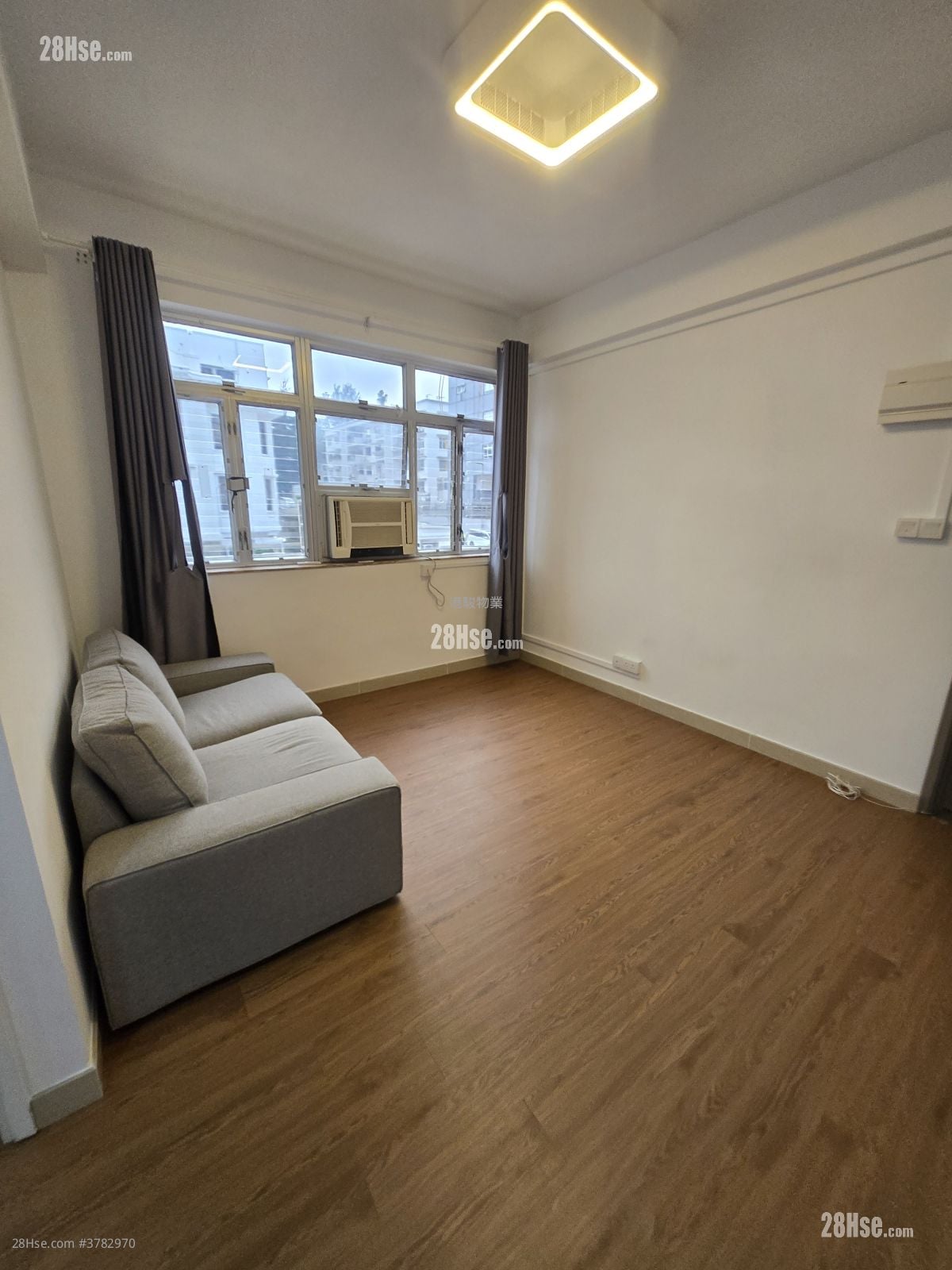 No.48-52 Grampian Road Rental 2 Bedrooms , 1 Bathroom 450 ft²