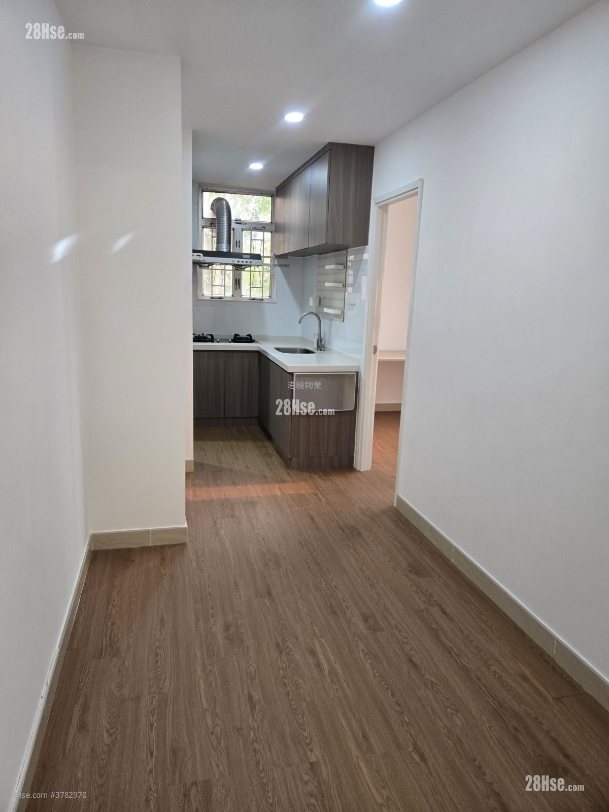 No.48-52 Grampian Road Rental 2 Bedrooms , 1 Bathroom 450 ft²