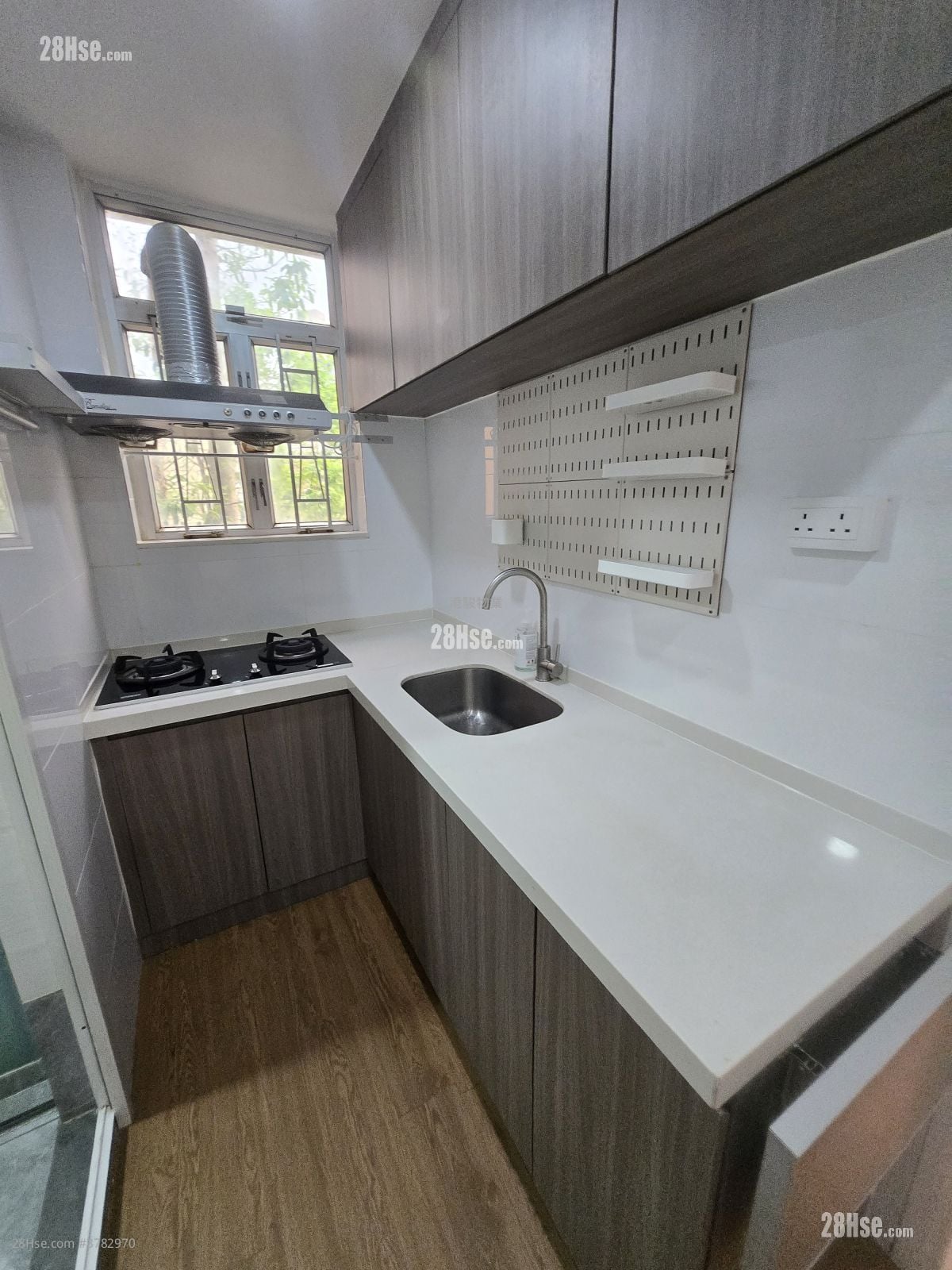 No.48-52 Grampian Road Rental 2 Bedrooms , 1 Bathroom 450 ft²