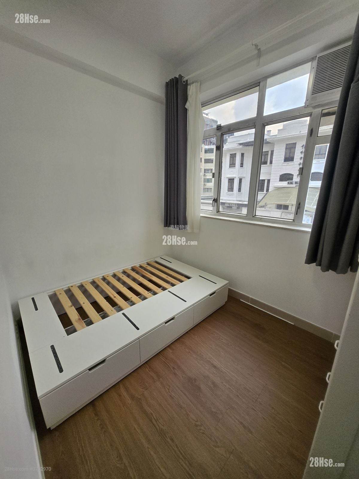 No.48-52 Grampian Road Rental 2 Bedrooms , 1 Bathroom 450 ft²