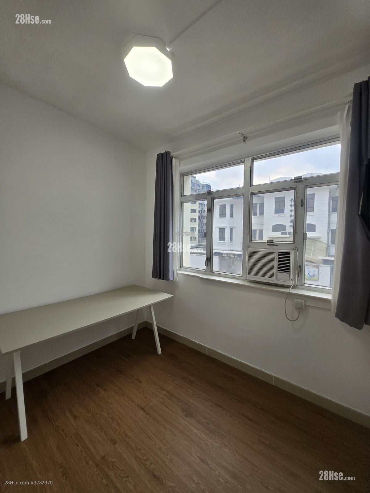 No.48-52 Grampian Road Rental 2 Bedrooms , 1 Bathroom 450 ft²
