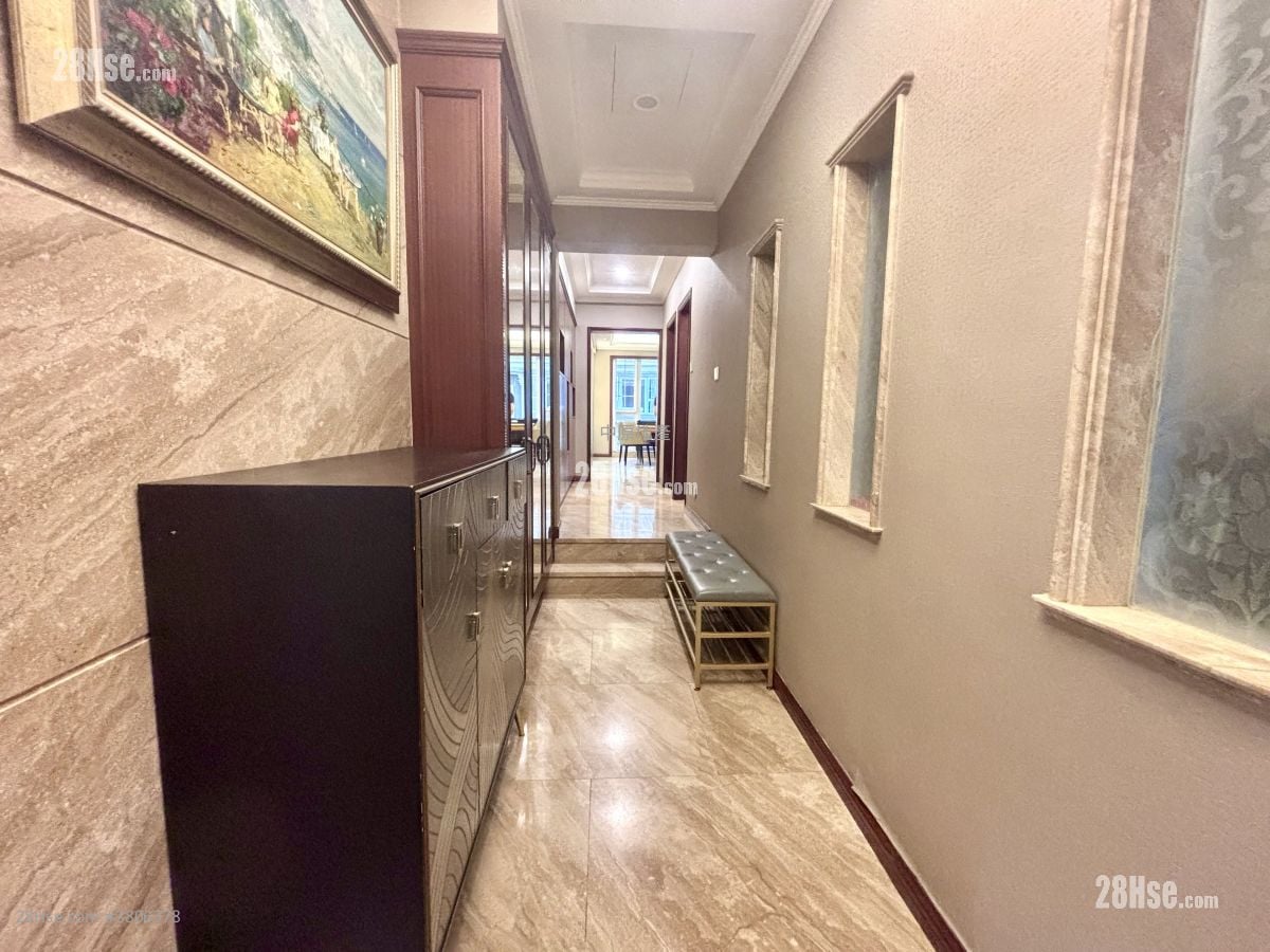 比华利山别墅 租盘 5+ 房 , 4 浴室 3,272 平方尺