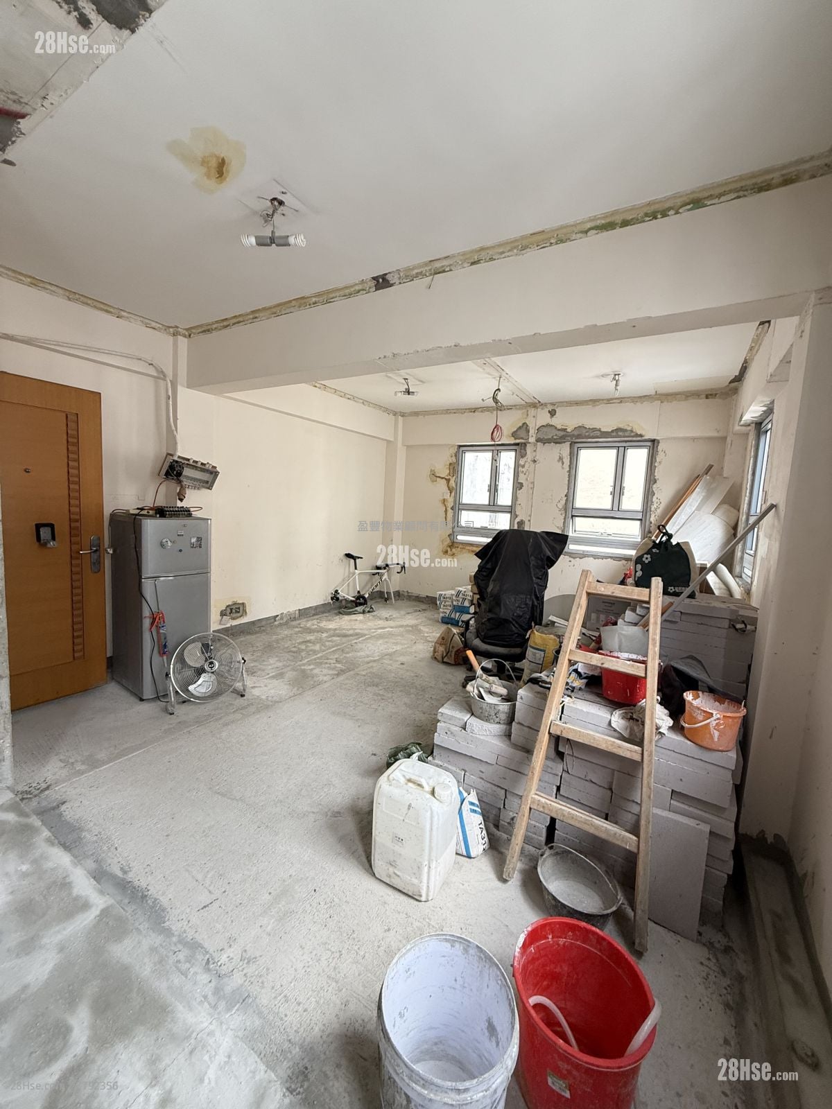 修顿大厦 售盘 362 平方尺