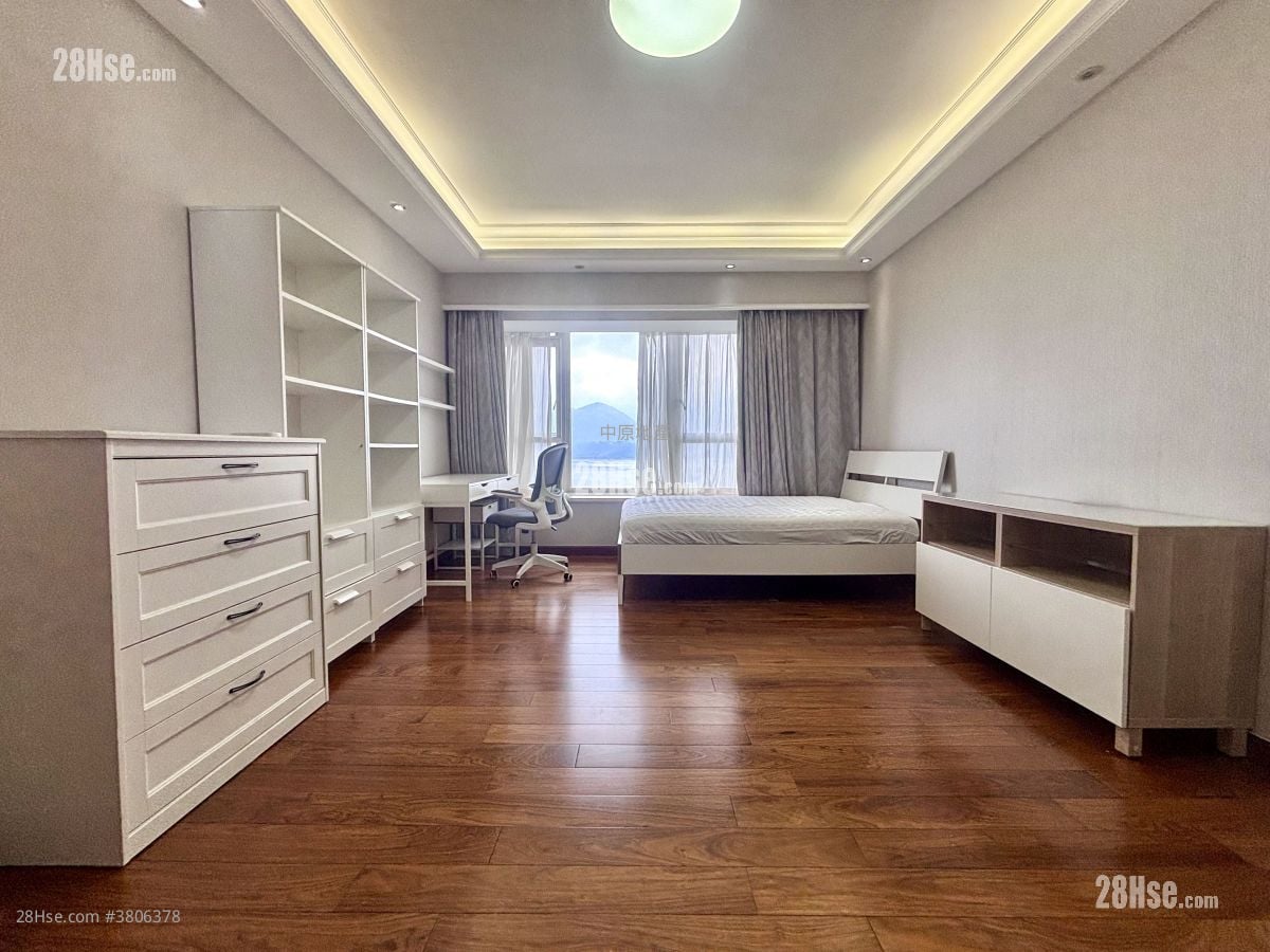 比华利山别墅 租盘 5+ 房 , 4 浴室 3,272 平方尺