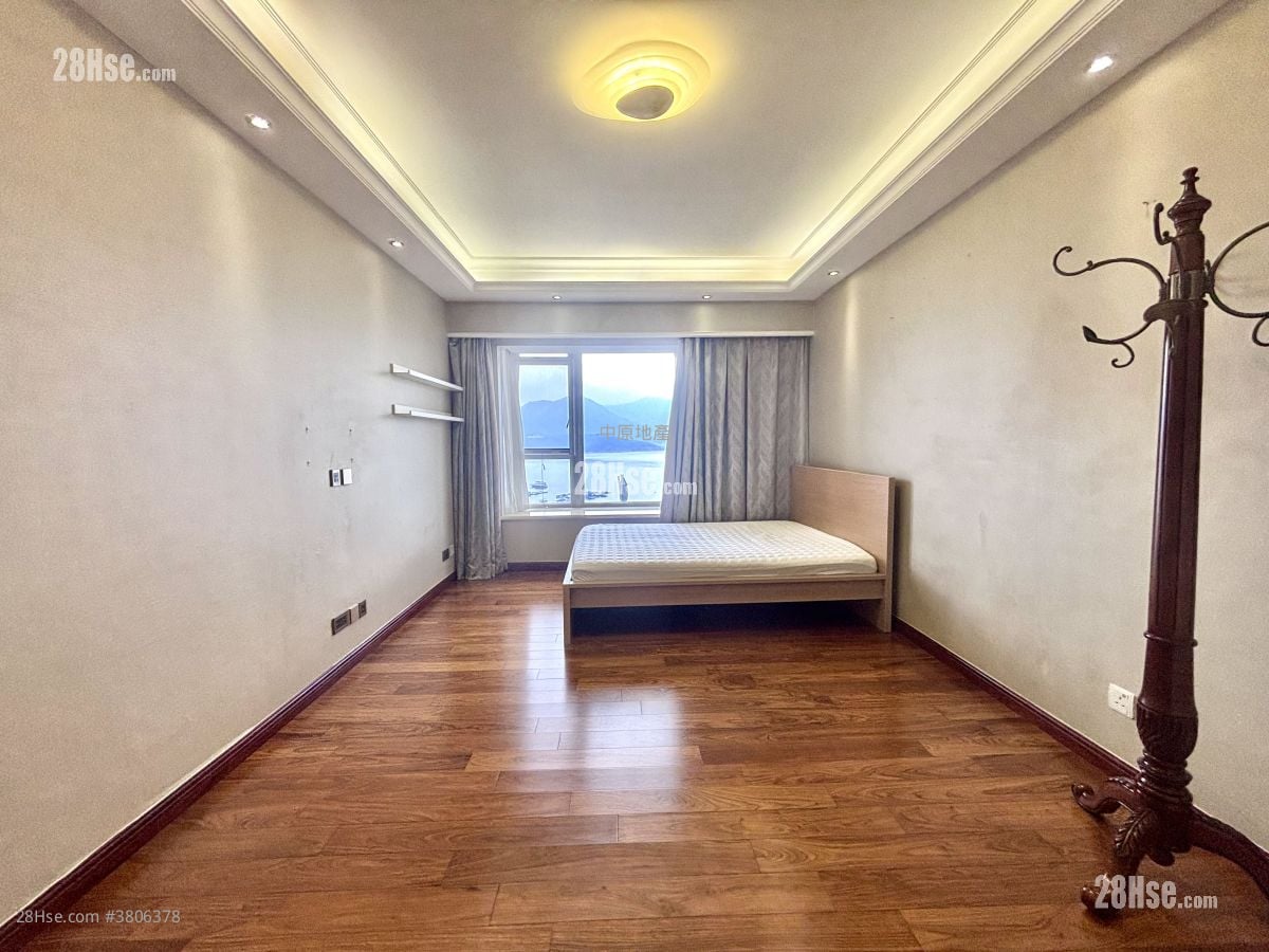 比华利山别墅 租盘 5+ 房 , 4 浴室 3,272 平方尺