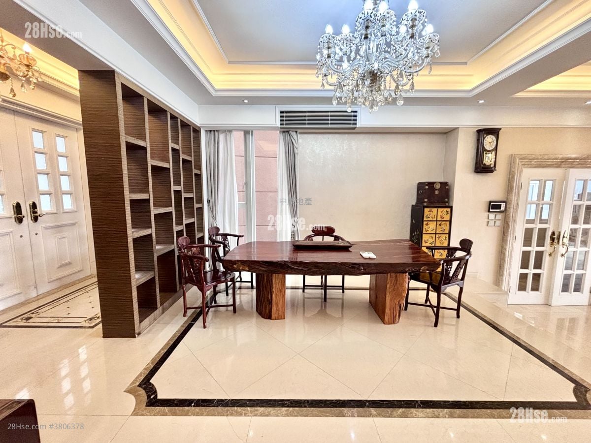 比华利山别墅 租盘 5+ 房 , 4 浴室 3,272 平方尺