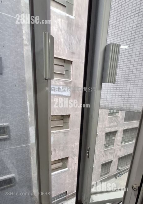 On Tat Industrial Building Rental 480 ft²