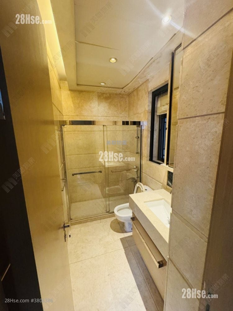 浴室: 溱林 售盘 4 房 , 5+ 浴室 2,439 平方尺