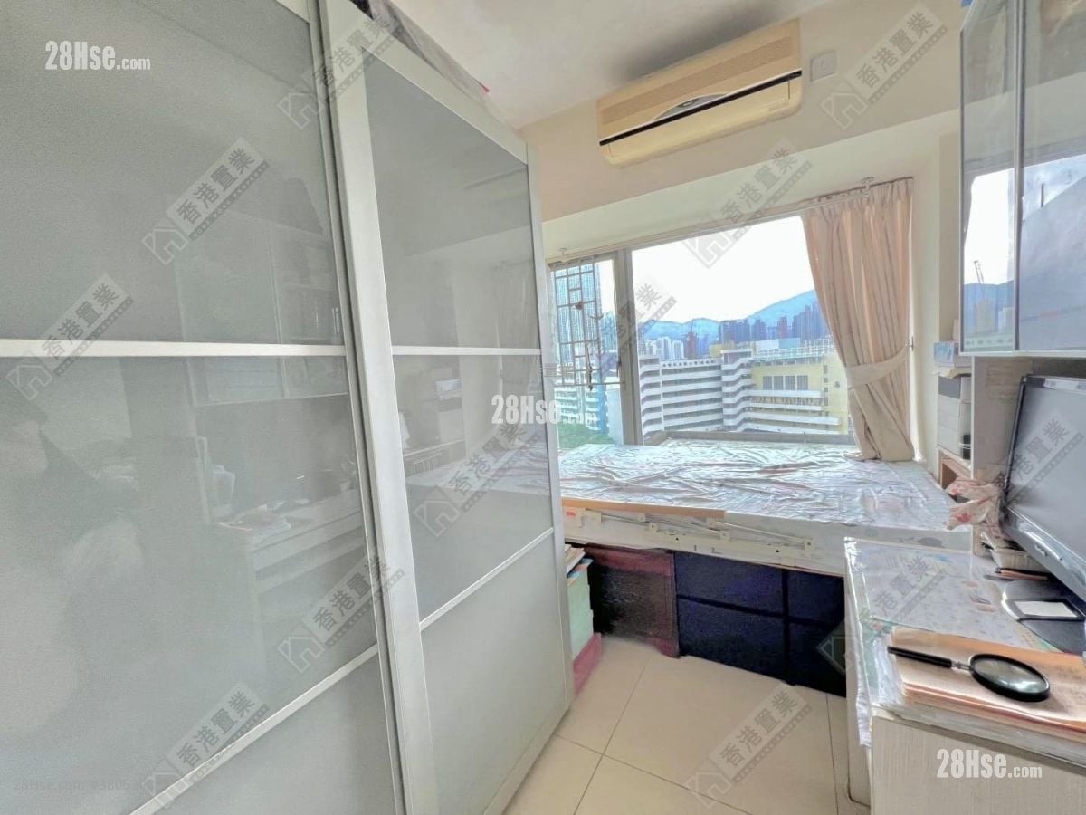 Hampton Place Sell 2 Bedrooms , 1 Bathroom 431 ft²