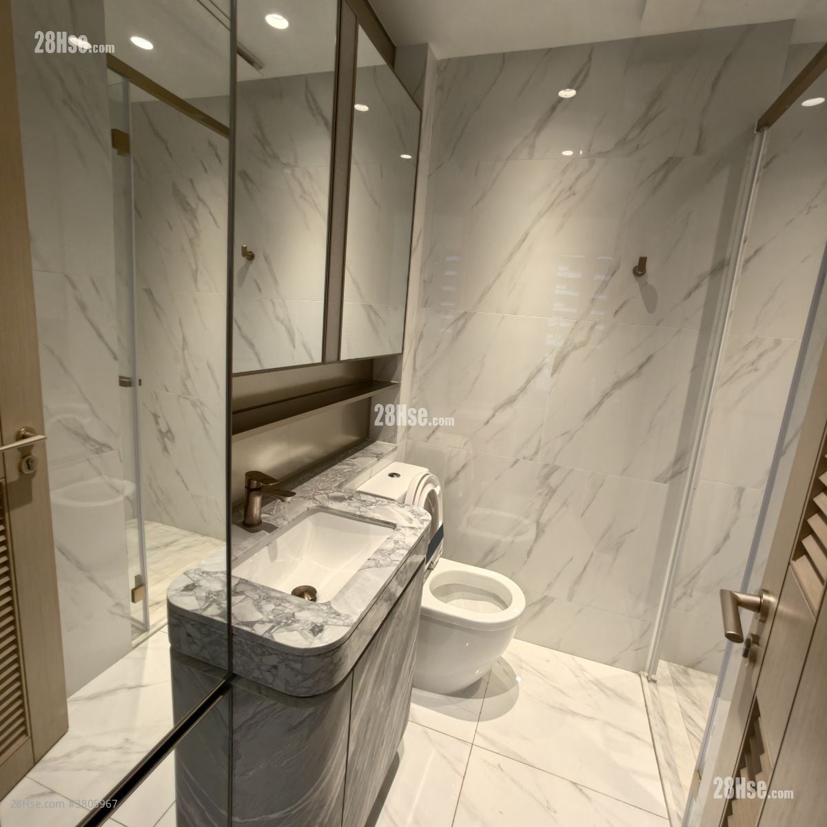 Double Coast 租盘 319 平方尺