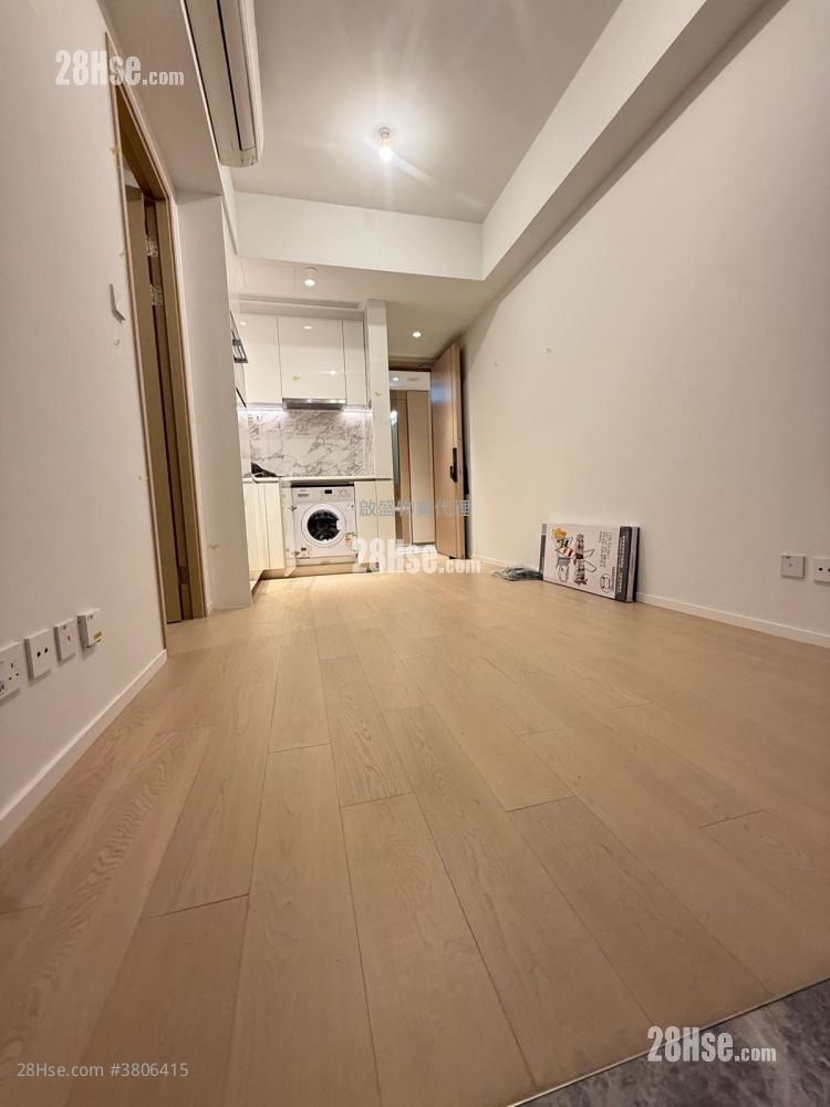 Double Coast 租盤 1 房 , 1 浴室 319 平方呎