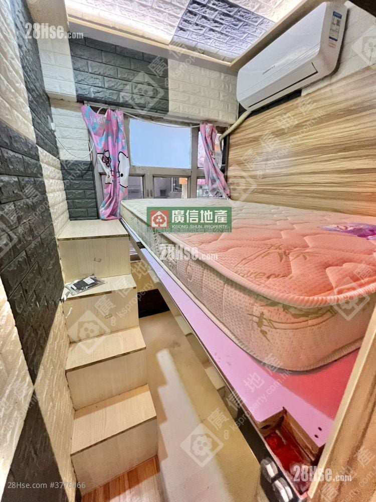 Cheung Hing Mansion Sell 3 Bedrooms , 1 Bathroom 256 ft²