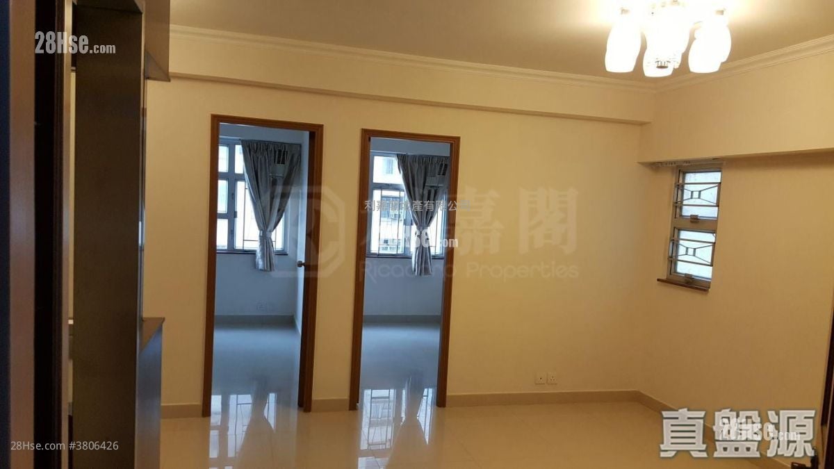 Mei Foo Sun Chuen Rental 2 Bedrooms , 1 Bathroom 464 ft²