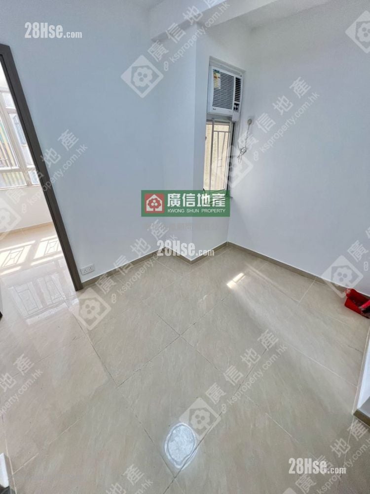 New Man Lee Building Sell 2 Bedrooms , 1 Bathroom 285 ft²