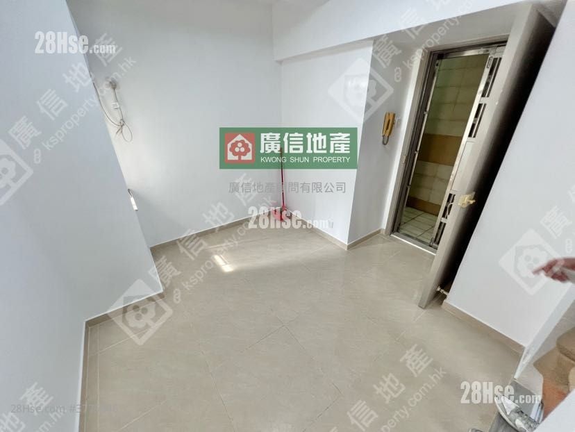 New Man Lee Building Sell 2 Bedrooms , 1 Bathroom 285 ft²