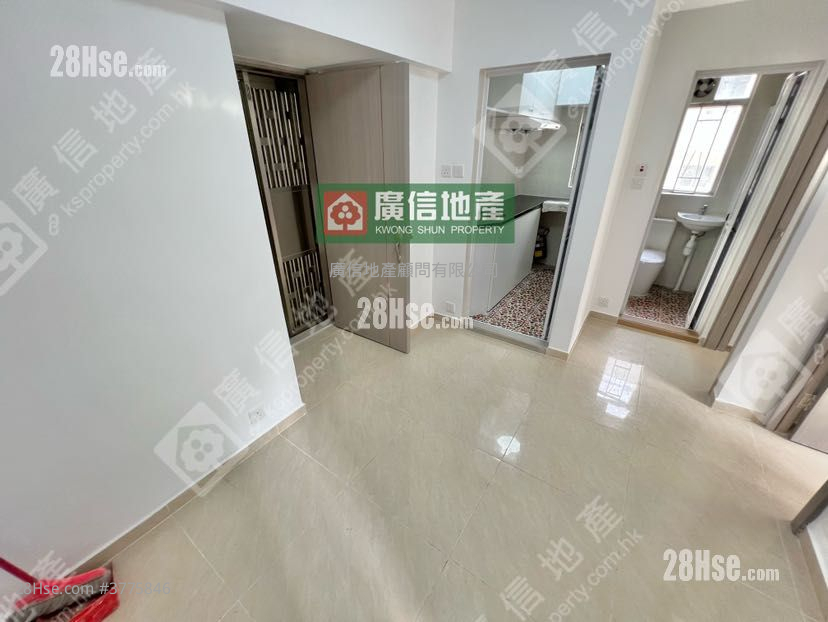 New Man Lee Building Sell 2 Bedrooms , 1 Bathroom 285 ft²