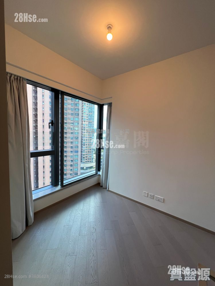 The Yoho Hub Sell 2 Bedrooms , 1 Bathroom 467 ft²