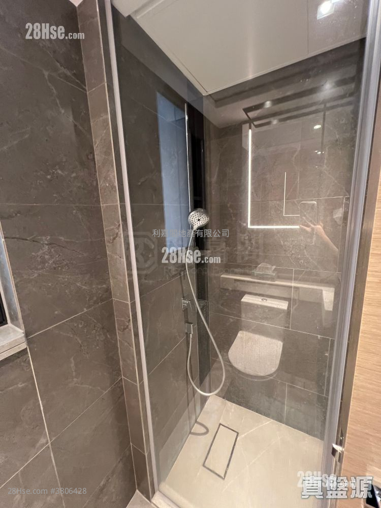 The Yoho Hub Sell 2 Bedrooms , 1 Bathroom 467 ft²