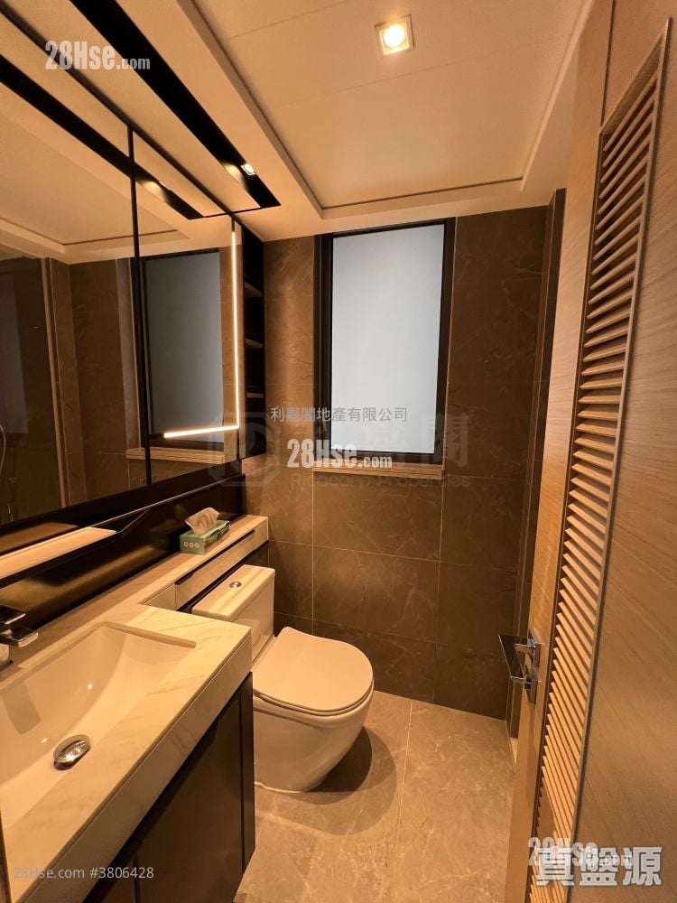 The Yoho Hub Sell 2 Bedrooms , 1 Bathroom 467 ft²