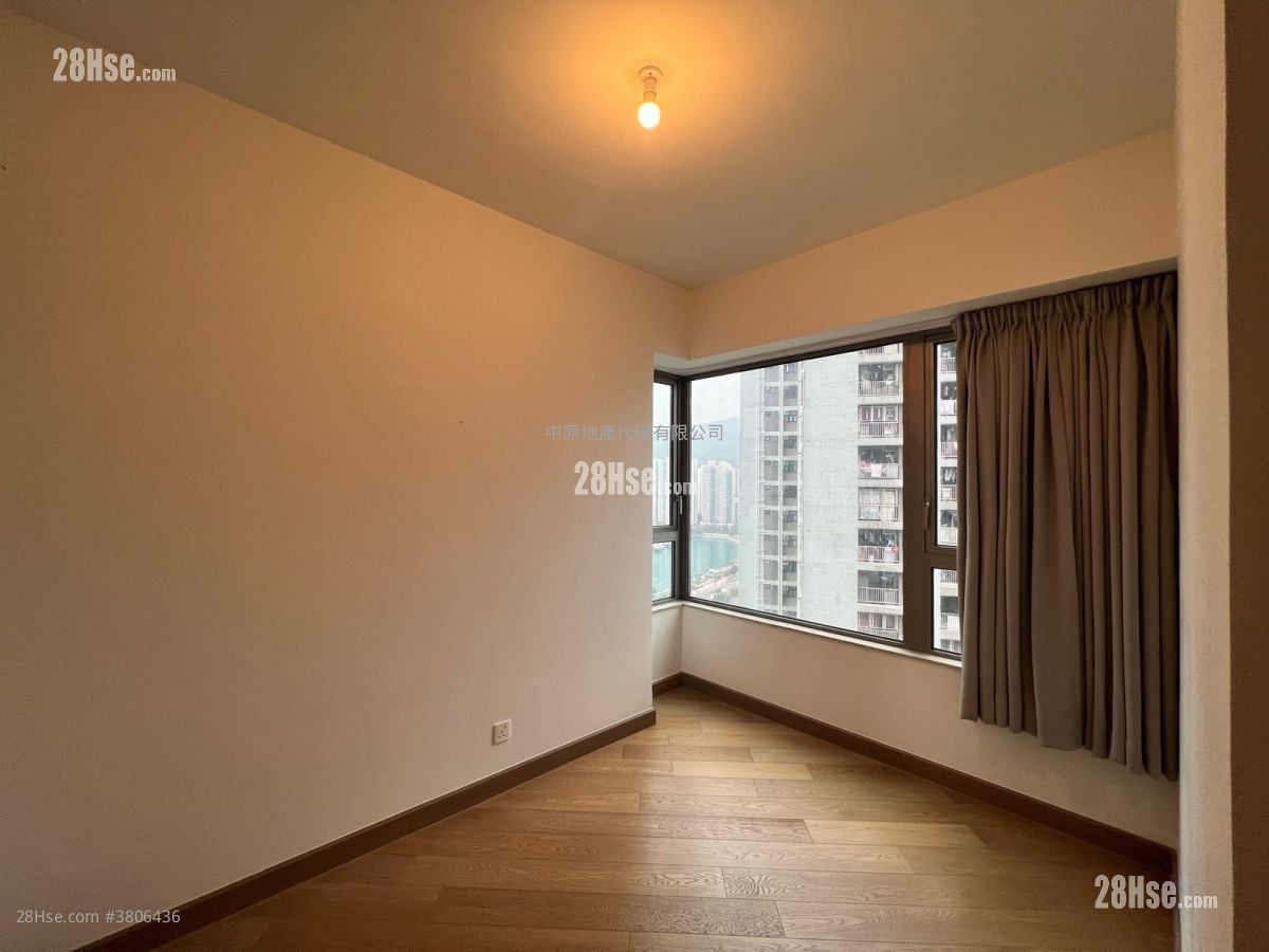 Parc City Rental 2 Bedrooms , 1 Bathroom 522 ft²