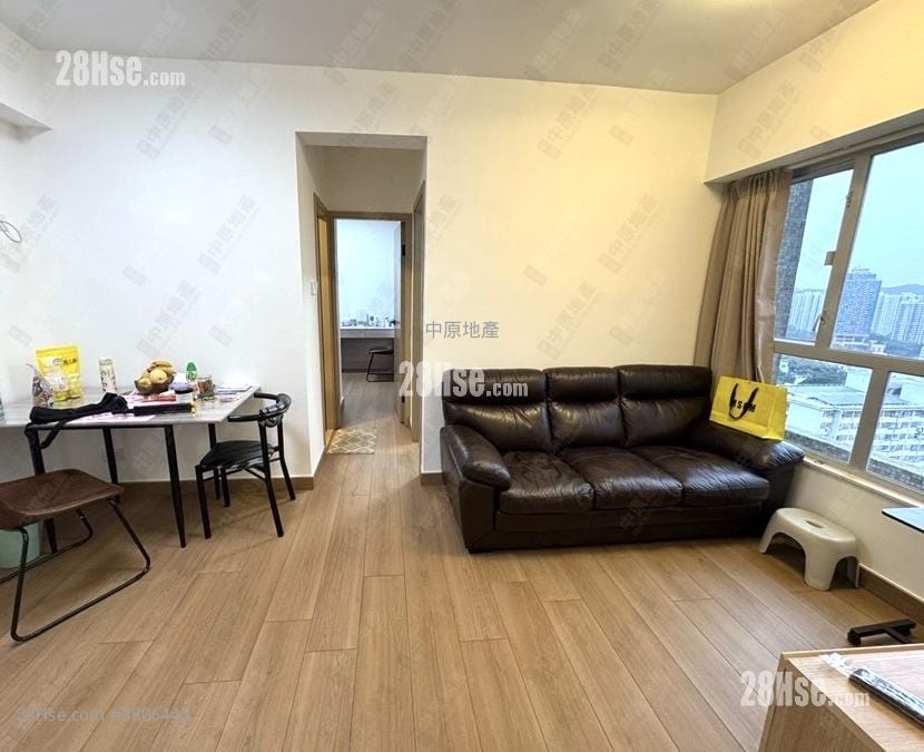 Fanling Town Center Sell 2 Bedrooms , 1 Bathroom 376 ft²