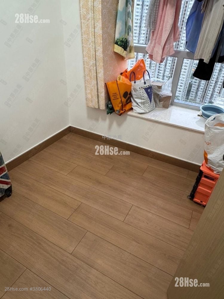 Fanling Town Center Sell 2 Bedrooms , 1 Bathroom 376 ft²