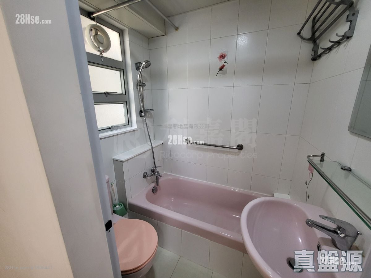 Mei Foo Sun Chuen Sell 3 Bedrooms , 2 Bathrooms 653 ft²
