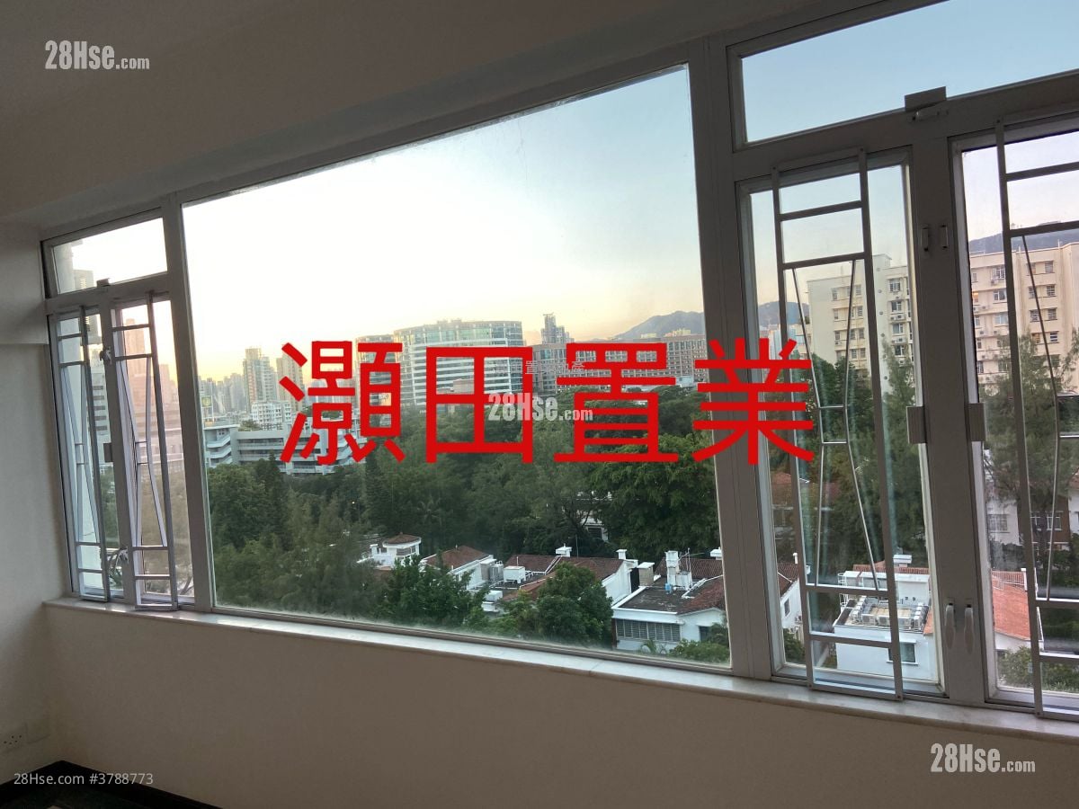 La Belle Mansion Rental 3 Bedrooms , 2 Bathrooms 1,130 ft²