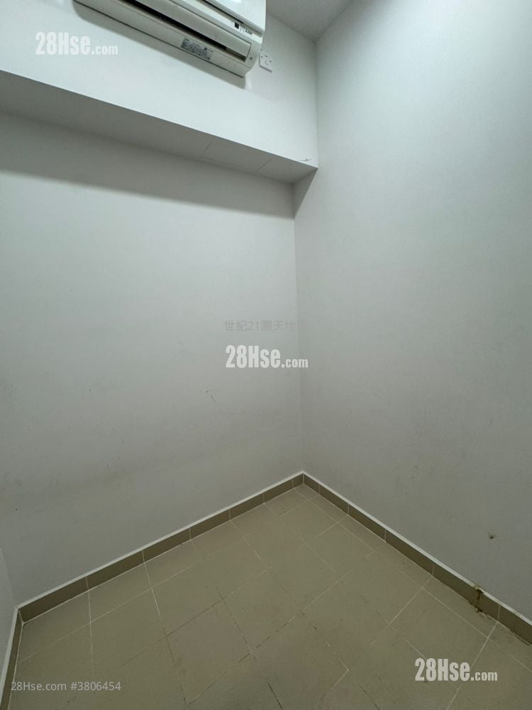 骏岭荟 租盘 5+ 房 , 4 浴室 3,098 平方尺