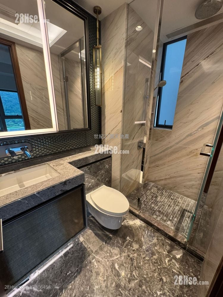 骏岭荟 租盘 5+ 房 , 4 浴室 3,098 平方尺