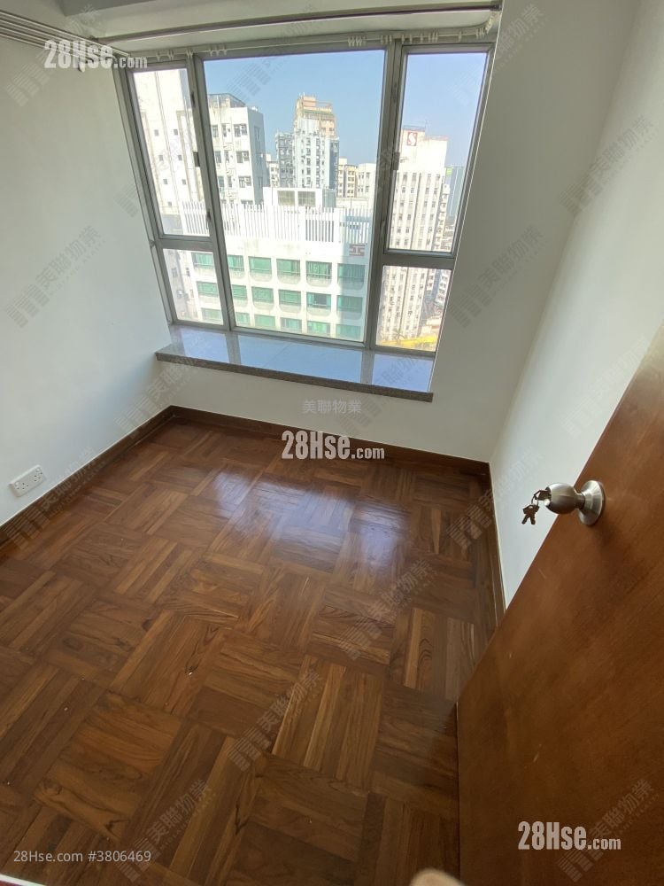 Opulence Height Rental 2 Bedrooms , 1 Bathroom 370 ft²
