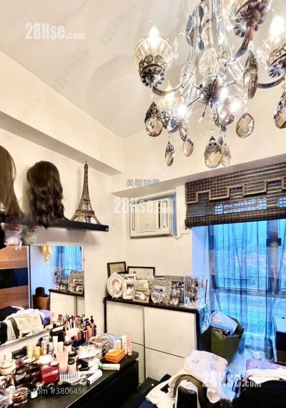 Fanling Town Center Sell 2 Bedrooms , 1 Bathroom 399 ft²