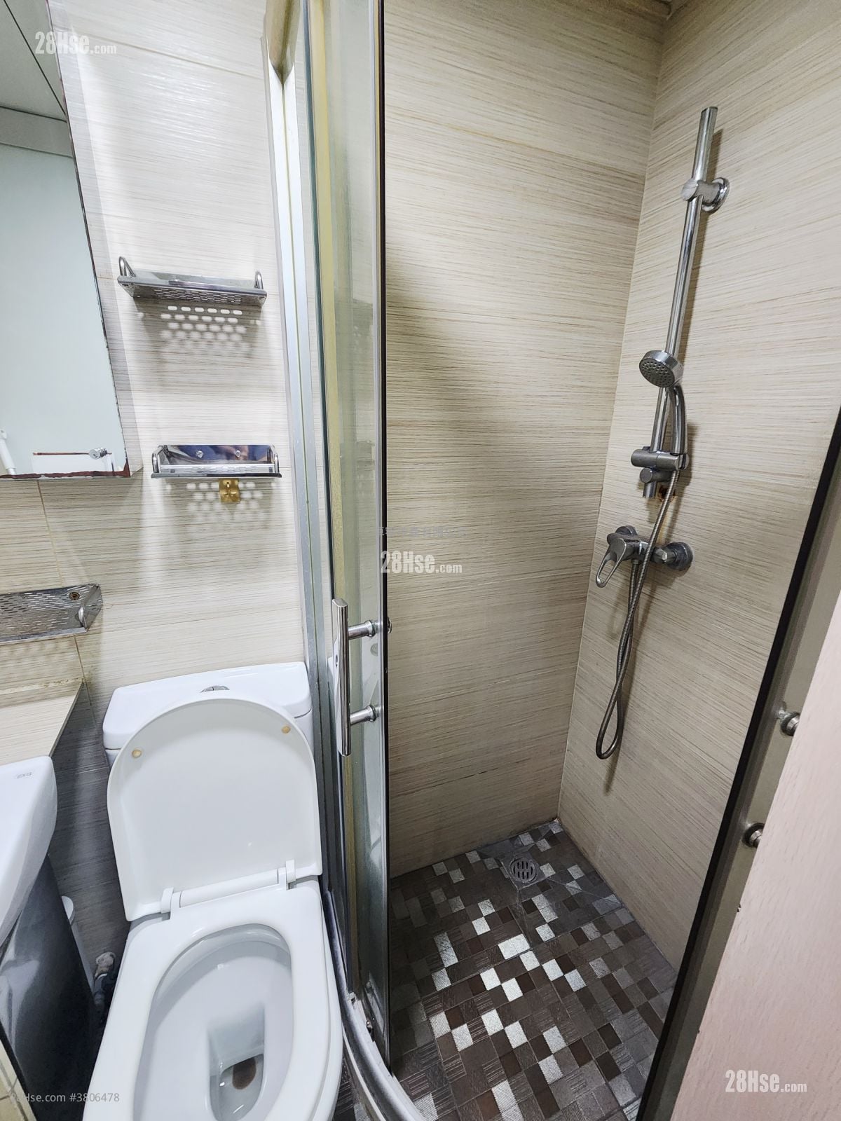 單幢樓房 租盤 130 平方呎