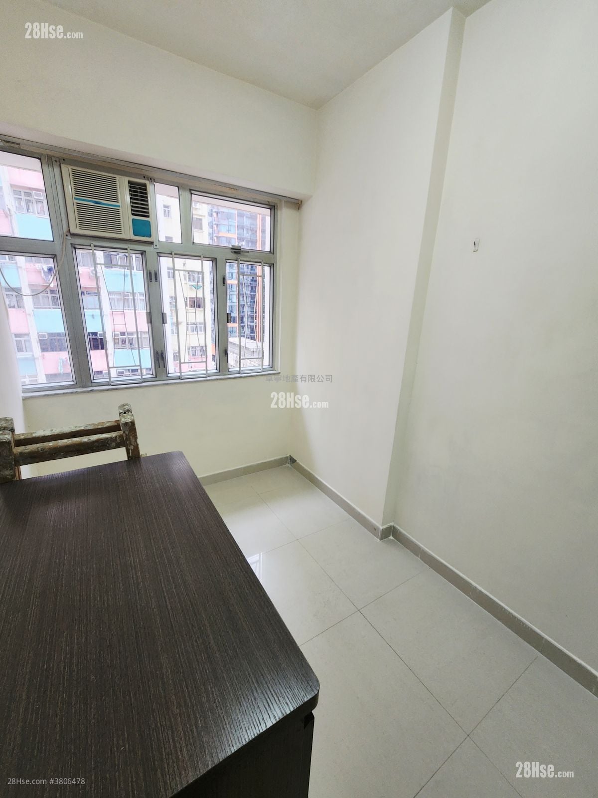 單幢樓房 租盤 130 平方呎