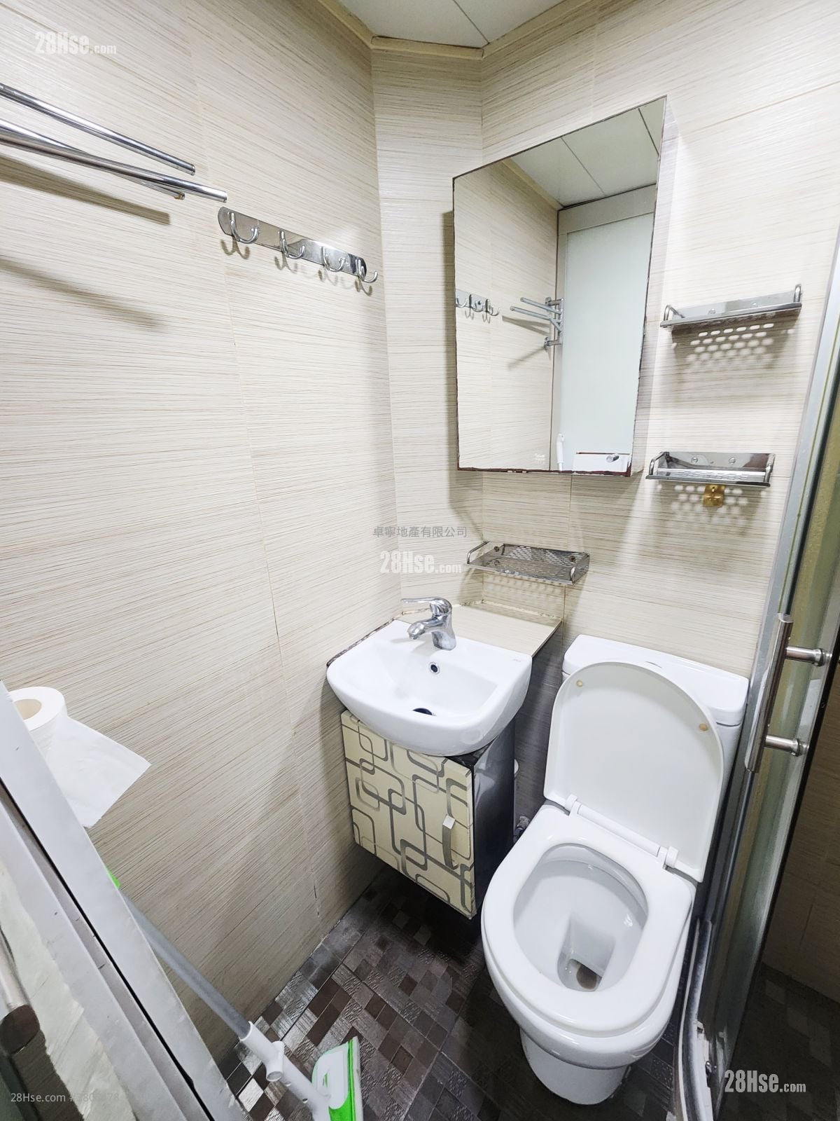 單幢樓房 租盤 130 平方呎