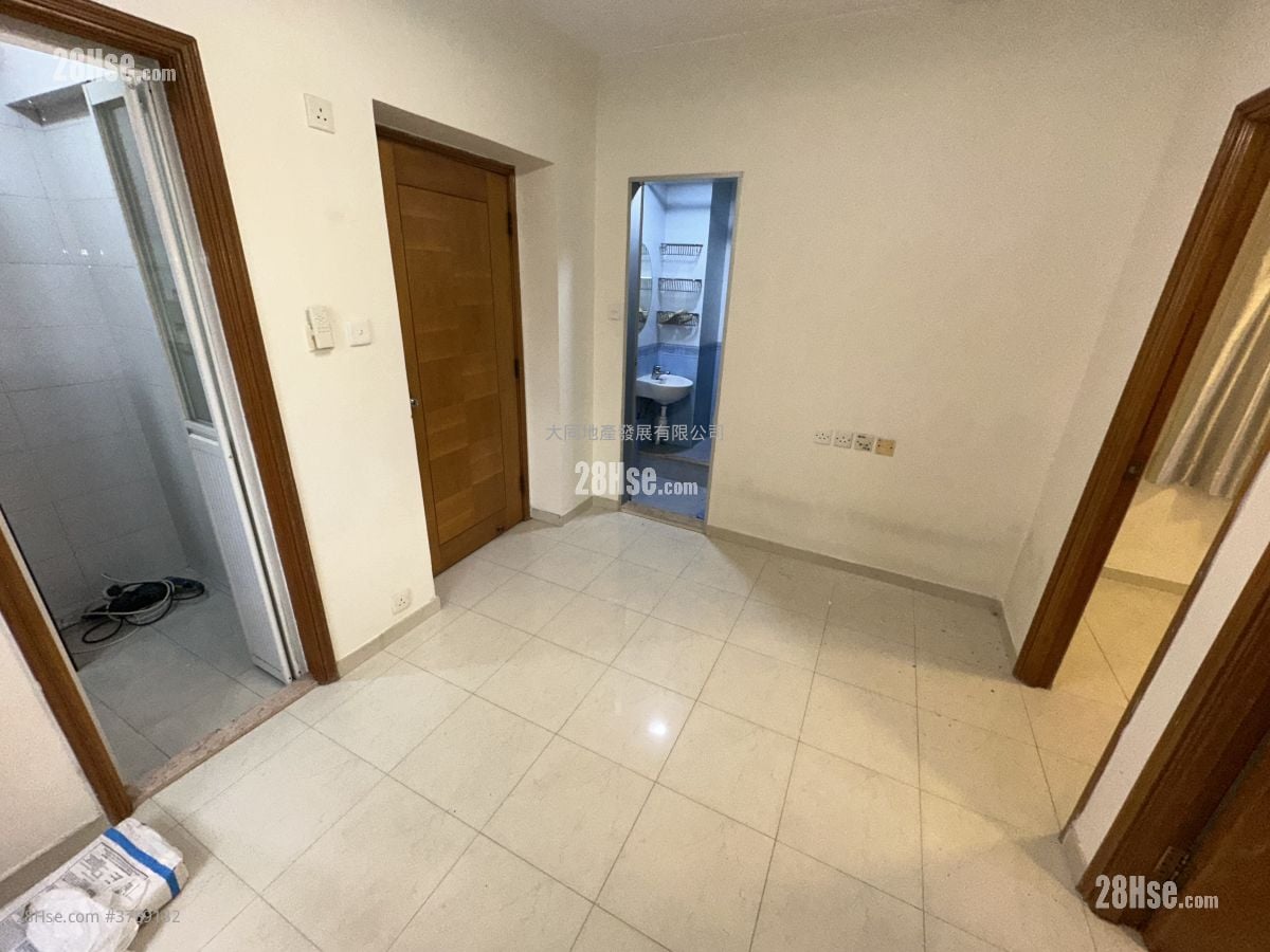 鸿威大厦 租盘 2 房 , 1 浴室 305 平方尺