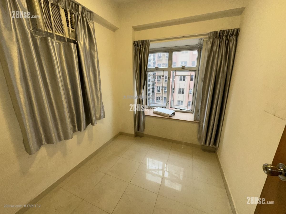 鸿威大厦 租盘 2 房 , 1 浴室 305 平方尺