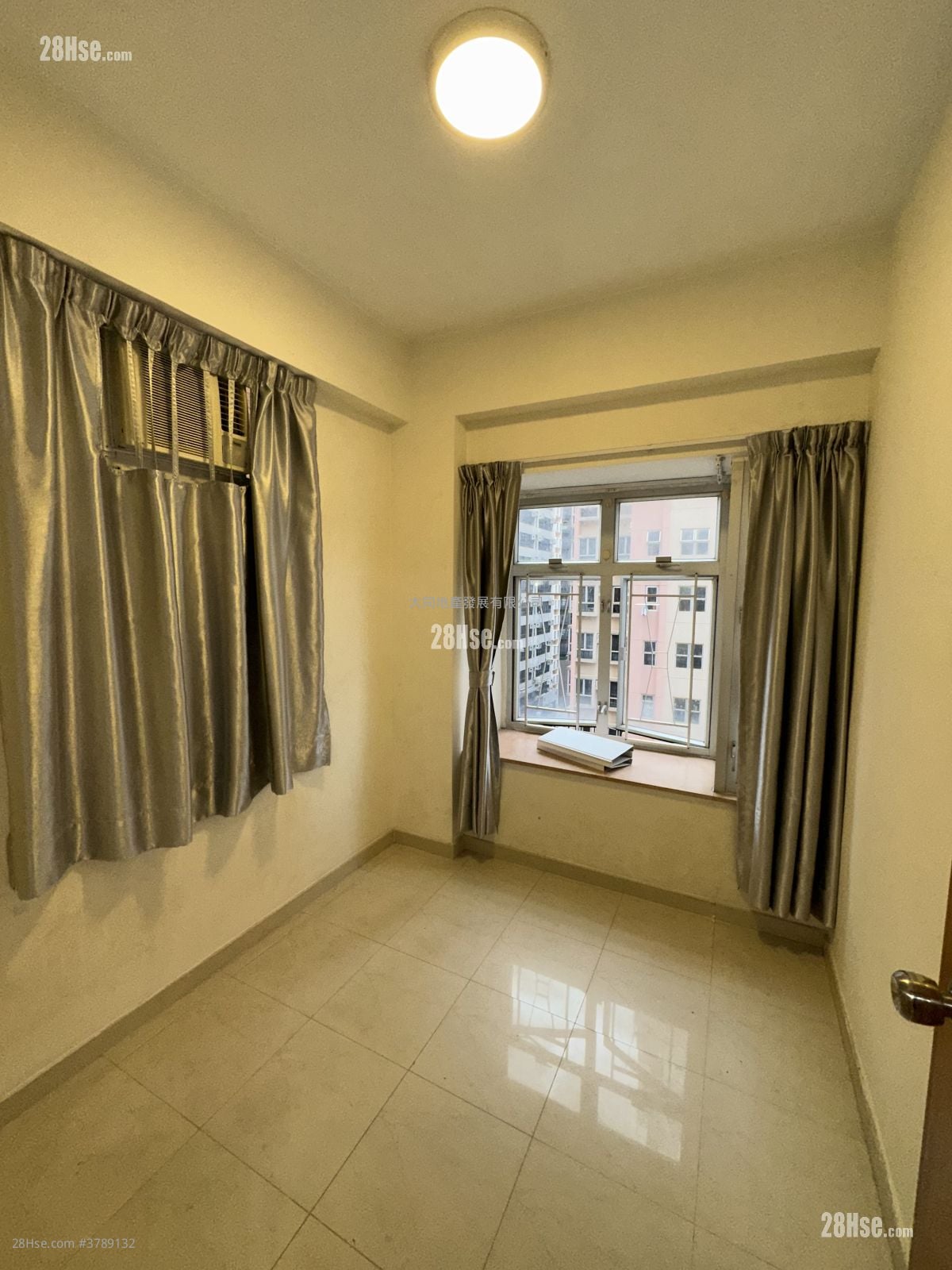 鸿威大厦 租盘 2 房 , 1 浴室 305 平方尺