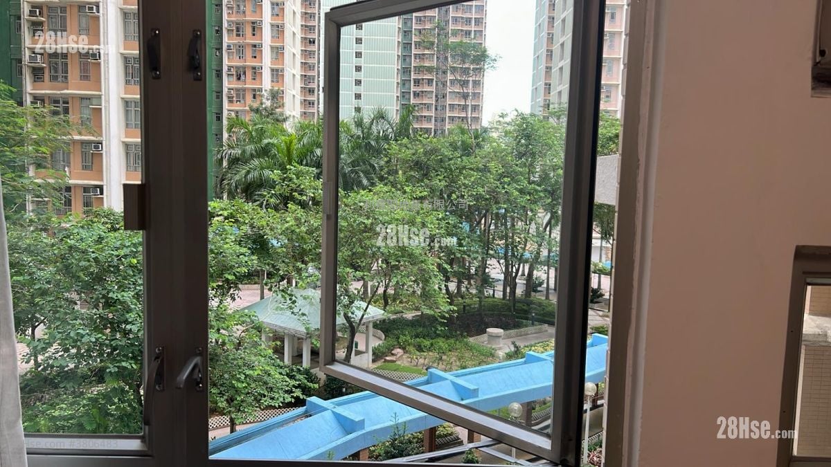 Tin Shing Court Sell 3 Bedrooms , 2 Bathrooms 650 ft²