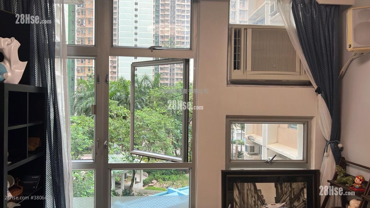 Tin Shing Court Sell 3 Bedrooms , 2 Bathrooms 650 ft²