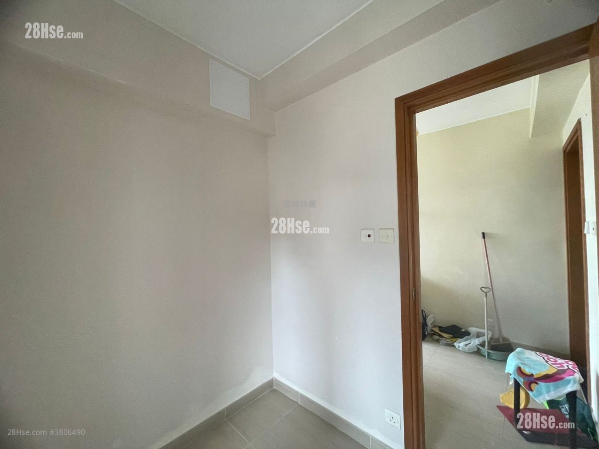 Yau On Court Sell 2 Bedrooms , 1 Bathroom 318 ft²