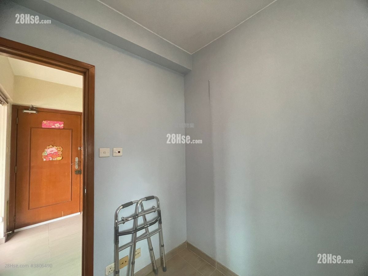 Yau On Court Sell 2 Bedrooms , 1 Bathroom 318 ft²